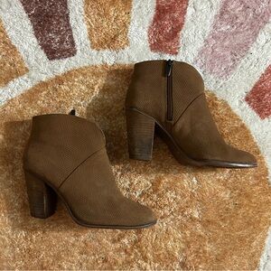Vine Camuto Franell brown suede leather ankle boots